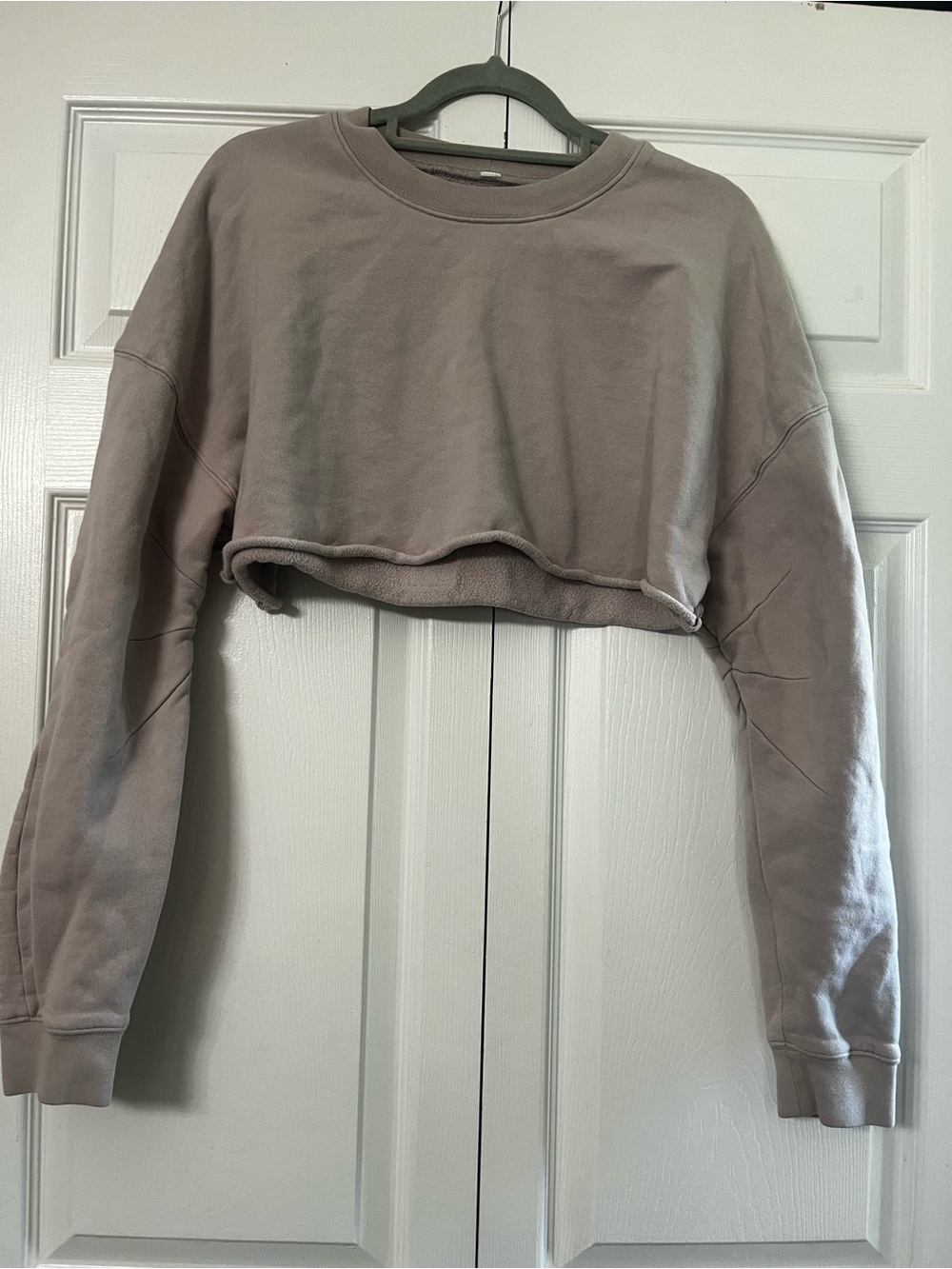 ALO YOGA extreme crop pull over best for medium/large - Picture 5 of 9
